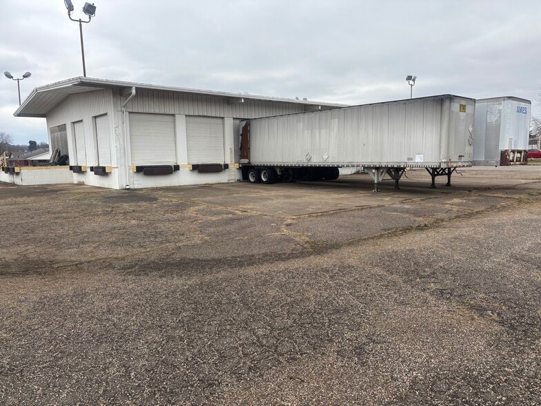 123 Lee St, Belpre, OH for sale - Building Photo - Image 3 of 6