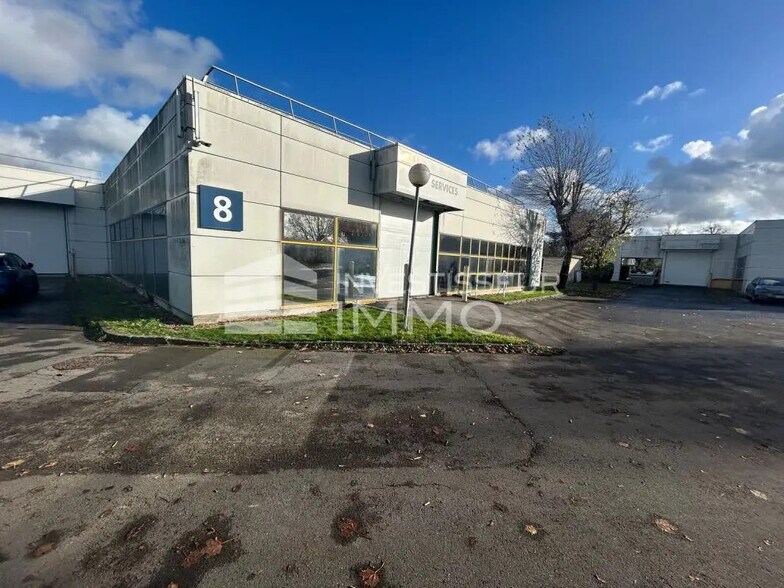Industrial in Saint-Thibault-des-Vignes for lease - Building Photo - Image 2 of 9