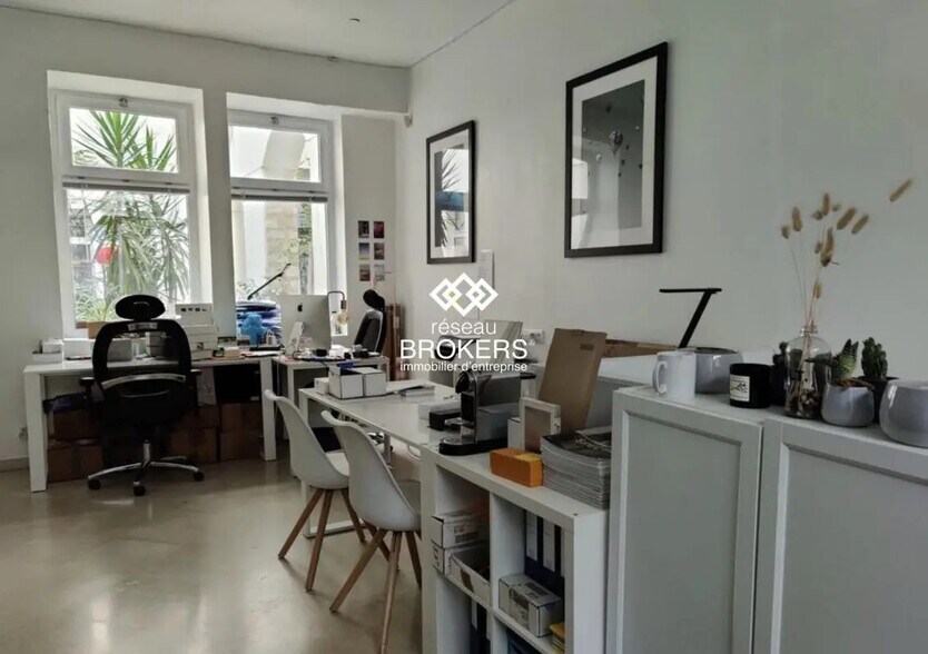 Office in Paris for lease - Interior Photo - Image 3 of 4