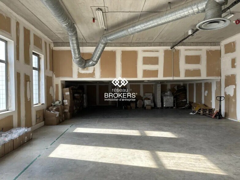 Industrial in Ivry-sur-Seine for lease - Building Photo - Image 1 of 6