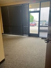 1139 NW Broad St, Murfreesboro, TN for lease Interior Photo- Image 2 of 5