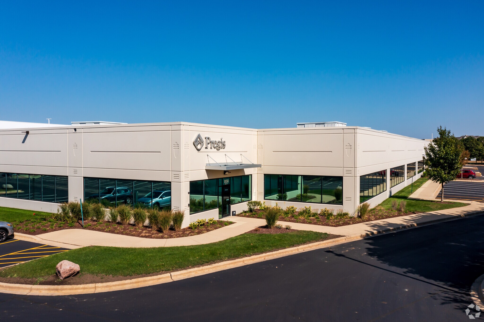 858 Meridian Lake Dr, Aurora, IL for sale Primary Photo- Image 1 of 1