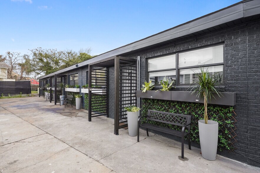 2229 Dumaine St, New Orleans, LA 70119 4 Plex Completely Renovated in