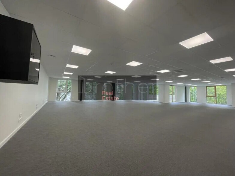 Office in Bruges for lease - Interior Photo - Image 2 of 3