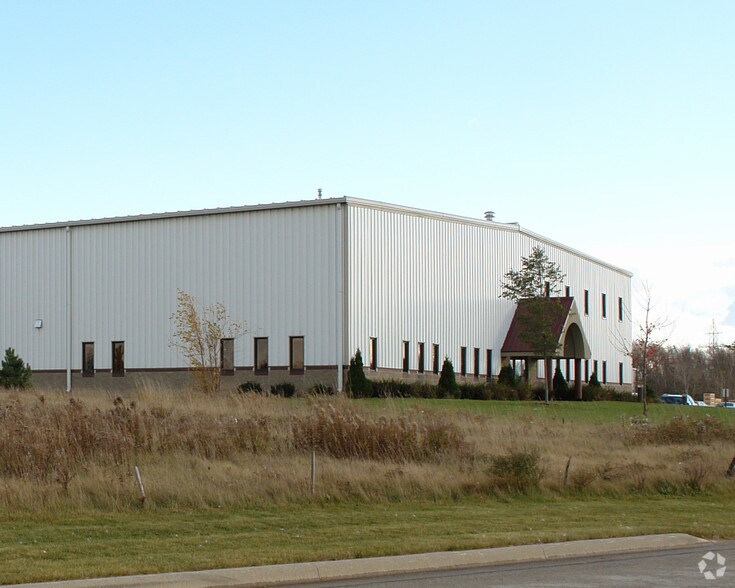 1112 Bywater Dr, Port Washington, WI for sale - Building Photo - Image 1 of 1