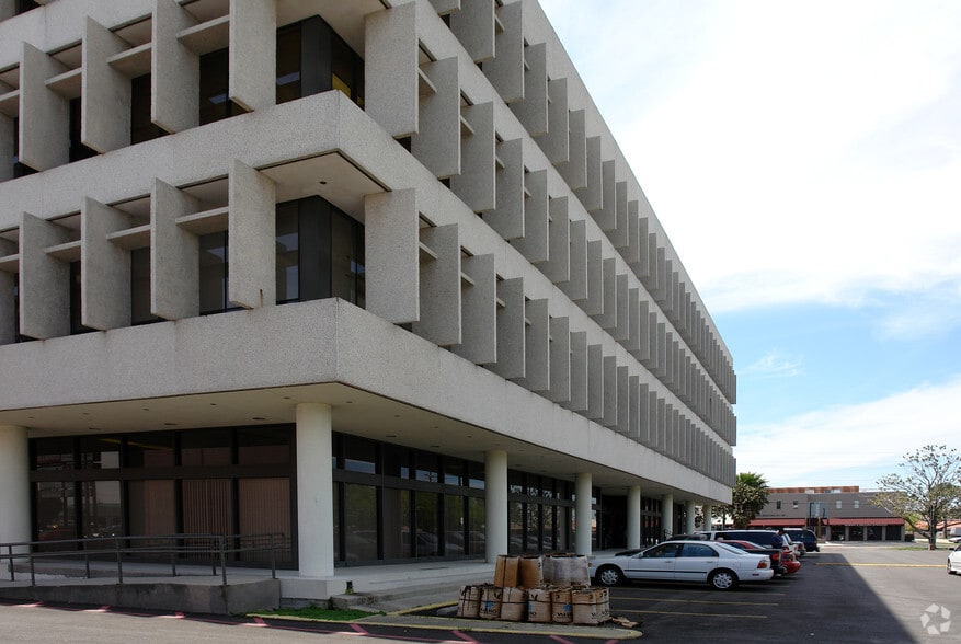 4051 Veterans Highway, Metairie, LA for lease - Building Photo - Image 2 of 9