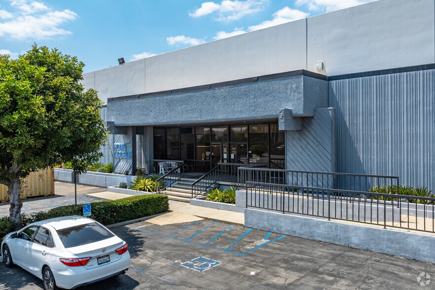 295 Willow Ave, City Of Industry, CA for lease - Building Photo - Image 2 of 4
