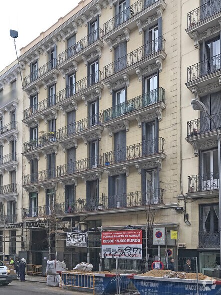 Calle Fernández de los Ríos, 64, Madrid, Madrid for sale - Primary Photo - Image 1 of 1