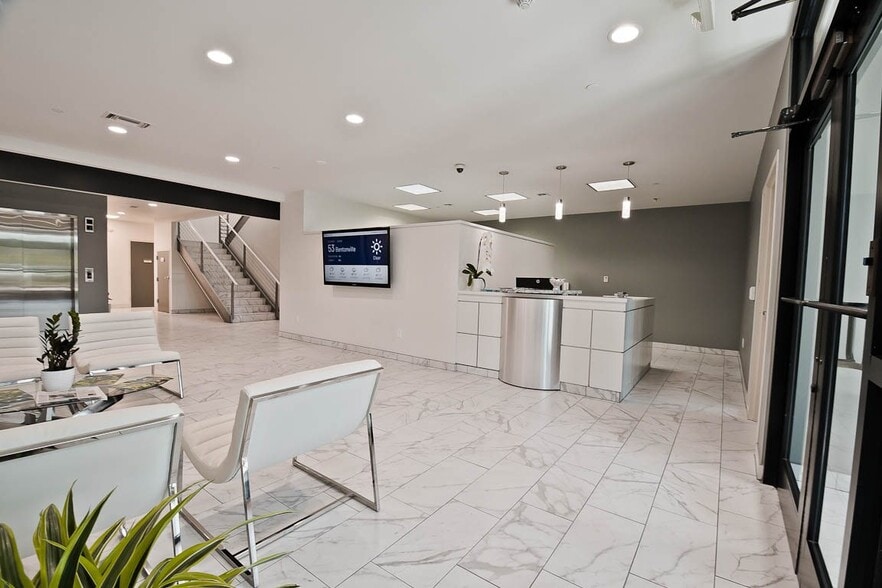 1116 S Walton Blvd, Bentonville, AR for lease - Lobby - Image 2 of 25