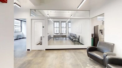 347 7th Ave, New York, NY for lease Interior Photo- Image 2 of 9