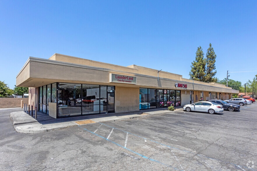 Value-Add Retail on High-Traffic Corner portfolio of 2 properties for sale on LoopNet.com - Building Photo - Image 1 of 19