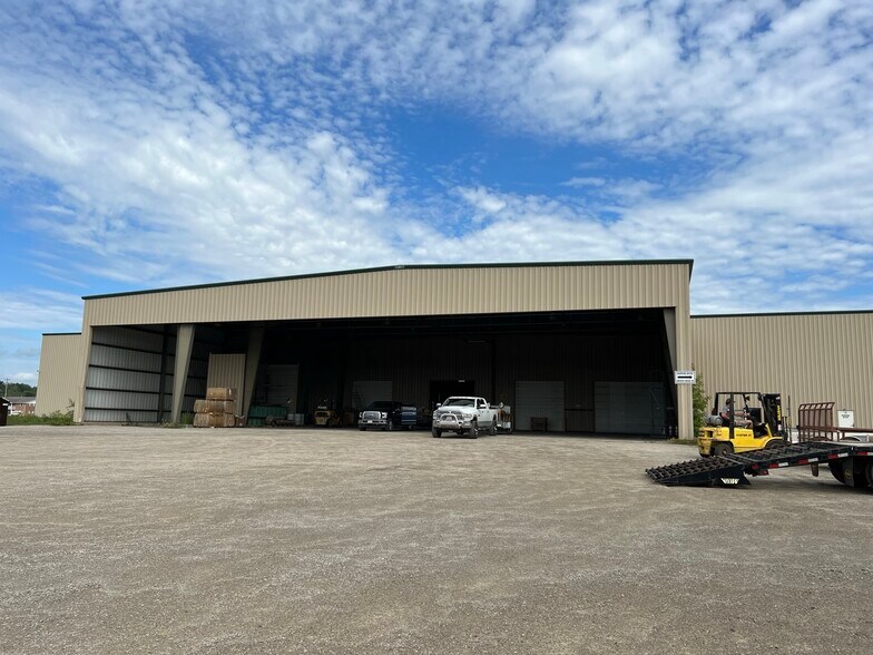970 Ogden Rd, Peshtigo, WI 54157 Well Maintained Industrial Property