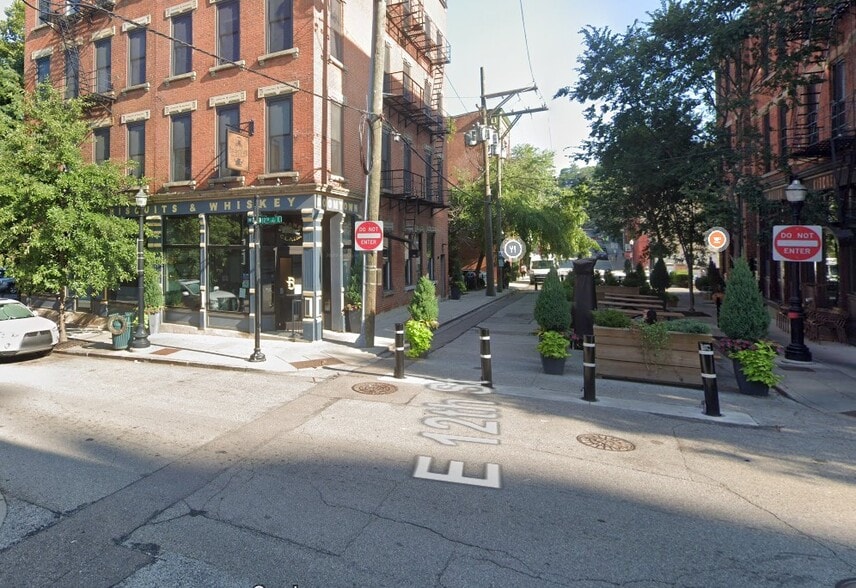 1201-1203 Broadway, Cincinnati, OH for lease - Building Photo - Image 3 of 7