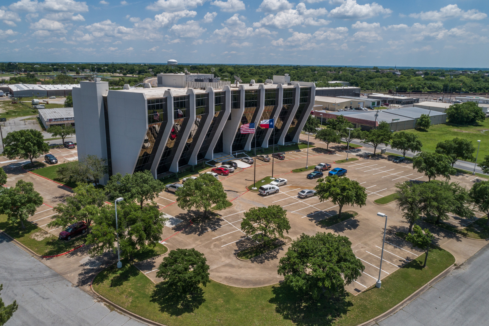 1800 Teague Dr, Sherman, TX for lease Building Photo- Image 1 of 34