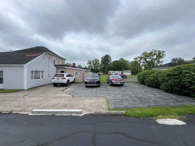 109 S Main St, Bethel, OH for lease - Building Photo - Image 3 of 18
