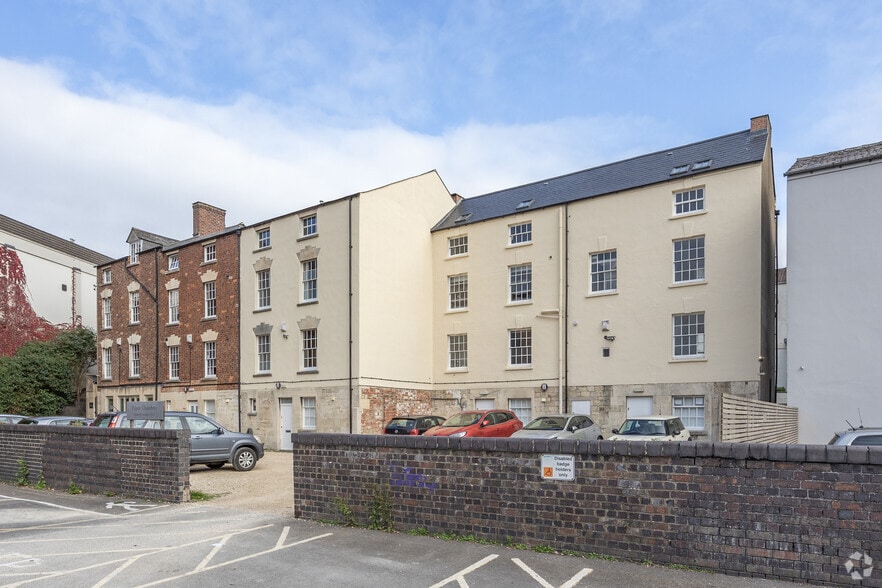 38-43 London Rd, Stroud for lease - Building Photo - Image 3 of 4