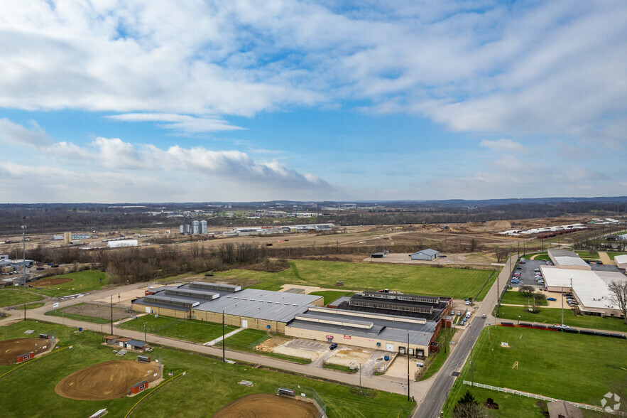 815 Oberlin Ave SW, Massillon, OH for lease - Aerial - Image 2 of 5