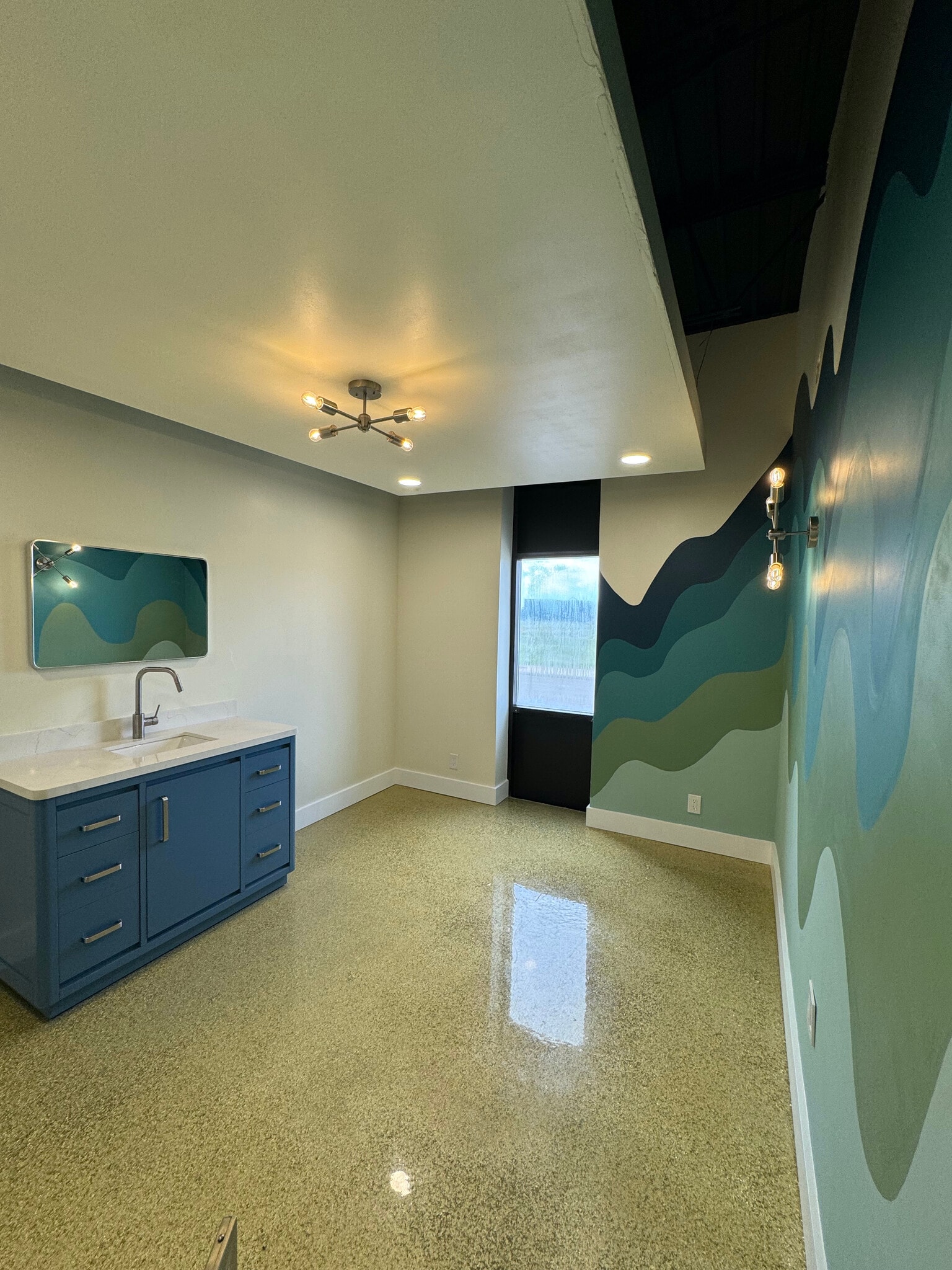 1126 S Main St, Dayton, OH for lease Interior Photo- Image 1 of 1