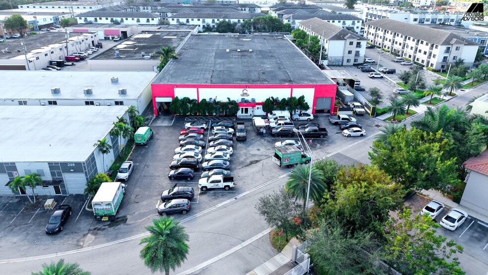 290 W 78th Rd, Hialeah, FL for sale - Building Photo - Image 3 of 32