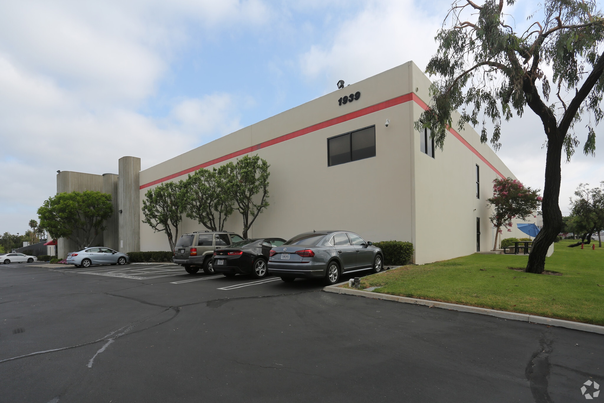 1939 Deere Ave, Irvine, CA for lease Primary Photo- Image 1 of 4