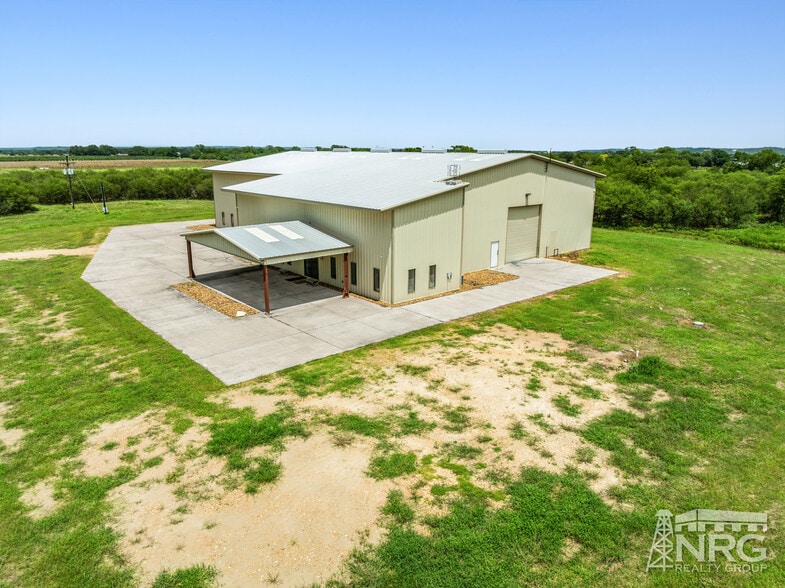 851 Bordovsky Rd, La Grange, TX for lease - Building Photo - Image 3 of 12