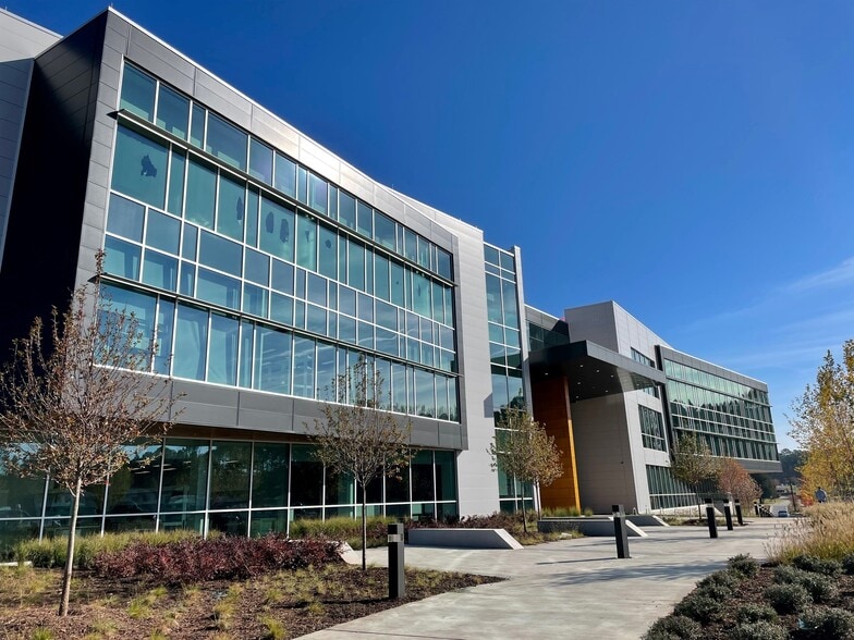 8 Davis Dr, Durham, NC for sale - Building Photo - Image 1 of 1