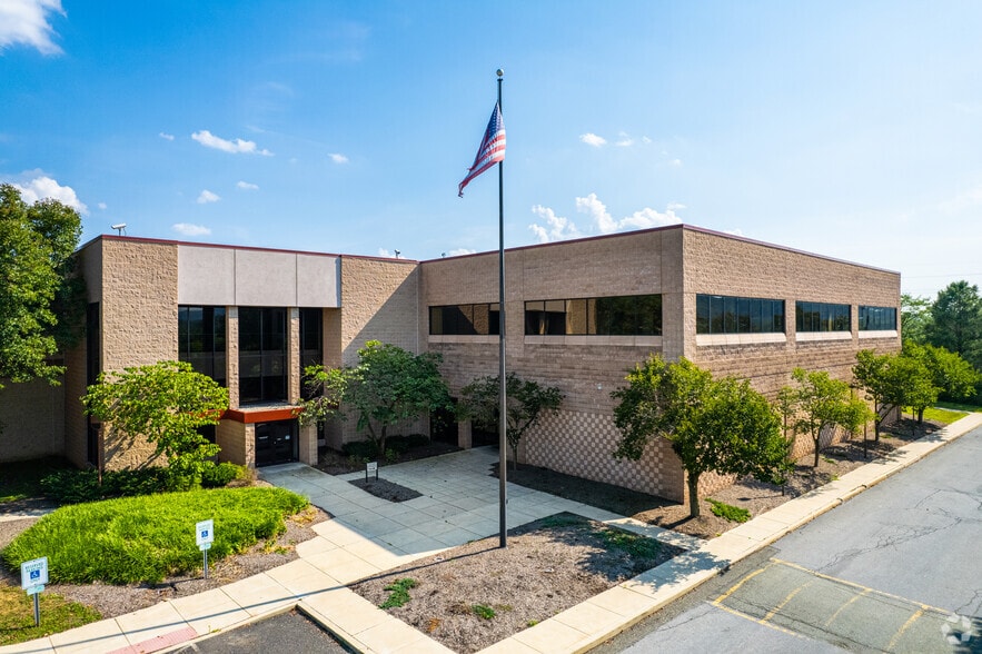 668 Gravel Pike, East Greenville, PA for lease - Building Photo - Image 2 of 7