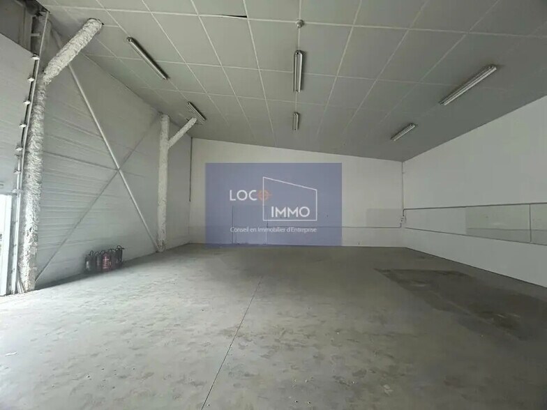 Flex in Mérignac for lease - Interior Photo - Image 3 of 8