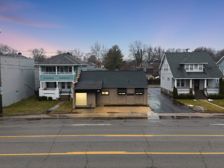 809 W 11 Mile Rd, Royal Oak, MI for sale - Building Photo - Image 1 of 1