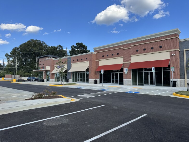 North Pointe at Flower Hill - Bar