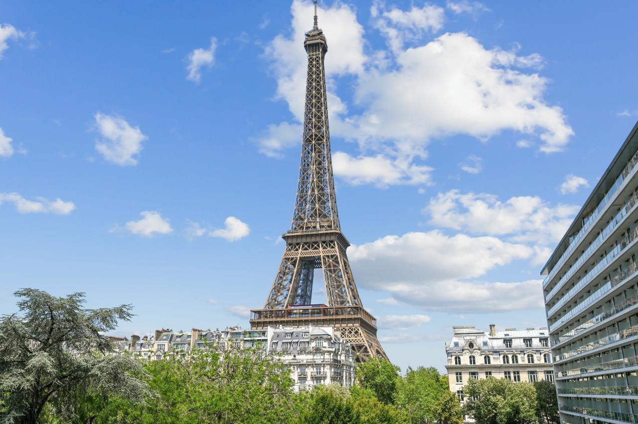 16 Rue Jean Rey, Paris for lease Building Photo- Image 1 of 15