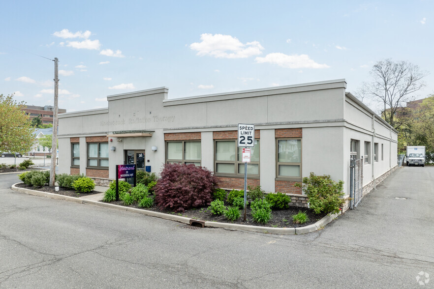 20 Woodridge Ave, Hackensack, NJ for lease - Primary Photo - Image 1 of 25