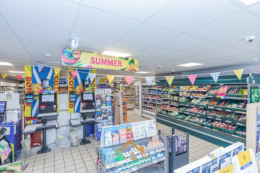 76 Main St, Kilwinning for sale - Building Photo - Image 3 of 20