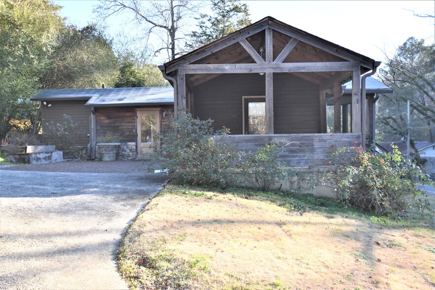 5236 Overton Rd, Irondale, AL 35210