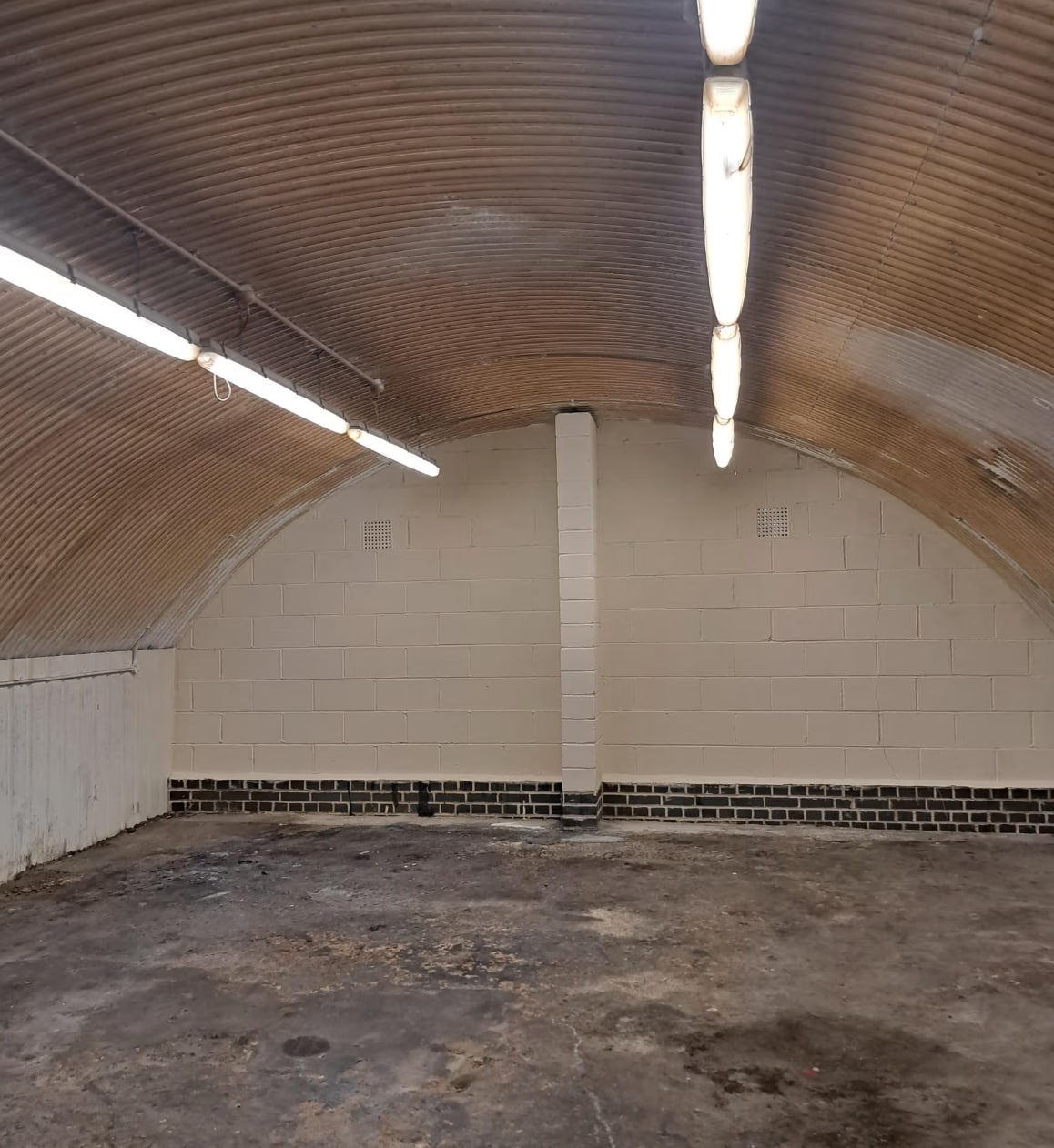 132 Skeltons Ln, London for lease Interior Photo- Image 1 of 1