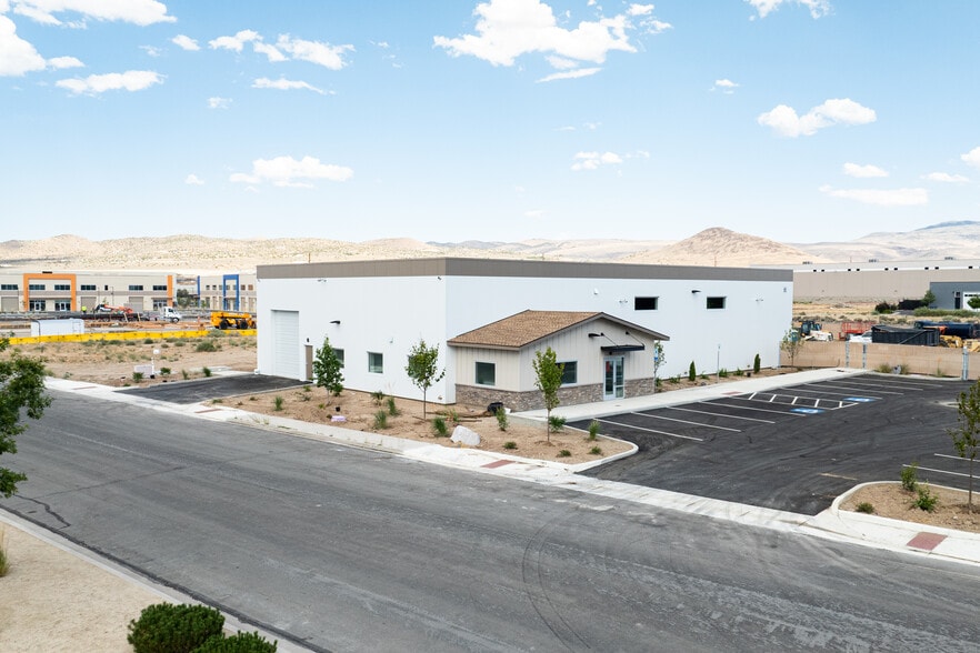 140 Design Place, Sparks, NV for lease - Building Photo - Image 2 of 8
