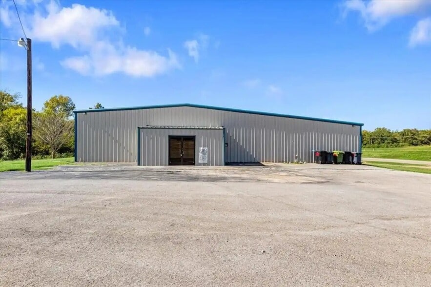 401 I-30, Winfield, TX for sale - Building Photo - Image 3 of 17
