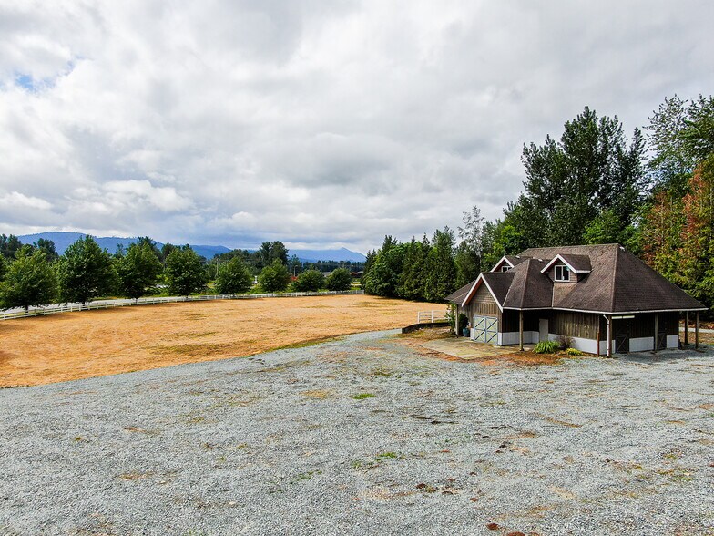 3051 Eldridge Rd, Abbotsford, BC for sale - Building Photo - Image 2 of 22