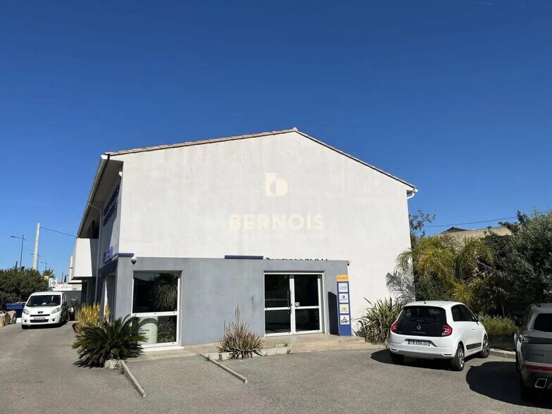 Retail in La Seyne-sur-Mer for lease - Building Photo - Image 1 of 13