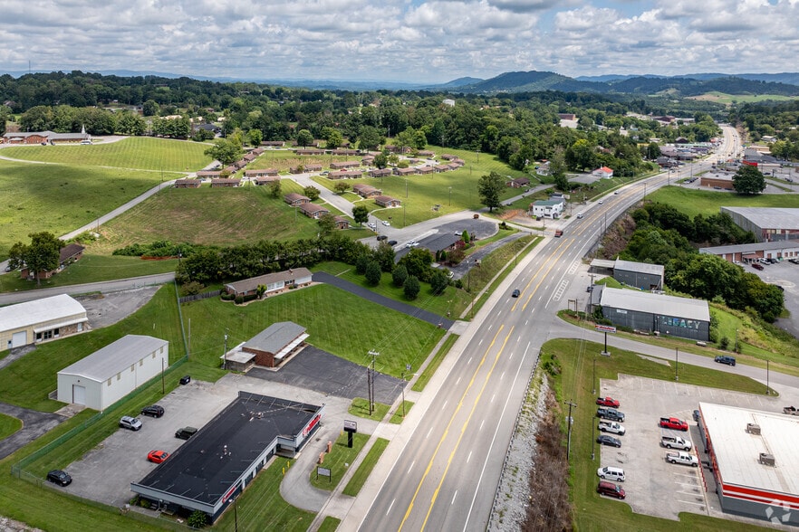 702-706 N Broad St, New Tazewell, TN for sale - Aerial - Image 2 of 4