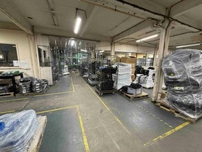 Whieldon Rd, Stoke On Trent for lease Interior Photo- Image 2 of 8