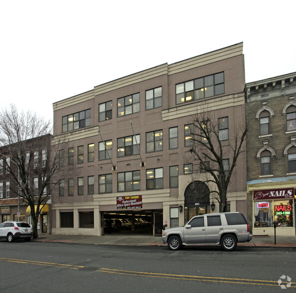 690 Broadway, Bayonne, NJ for sale - Building Photo - Image 3 of 13