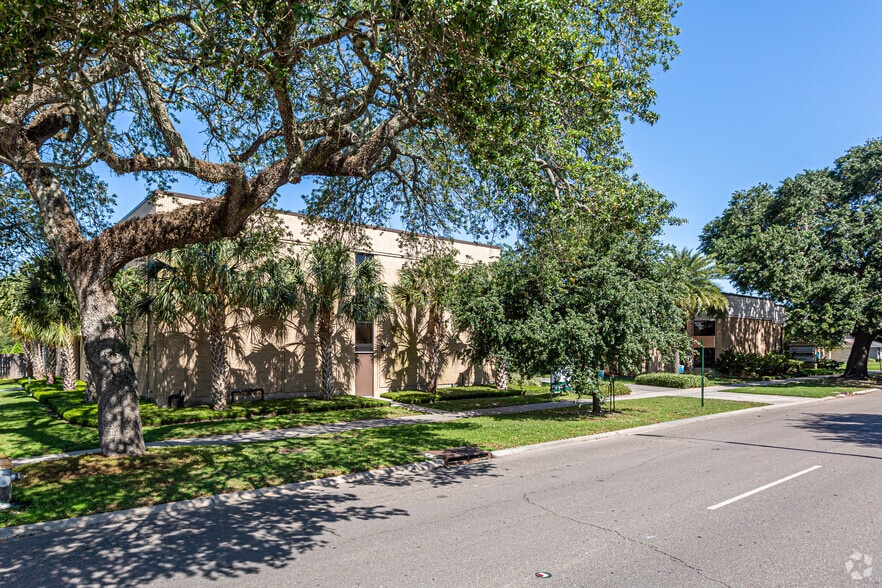 7030 Canal Blvd, New Orleans, LA for lease - Building Photo - Image 2 of 4