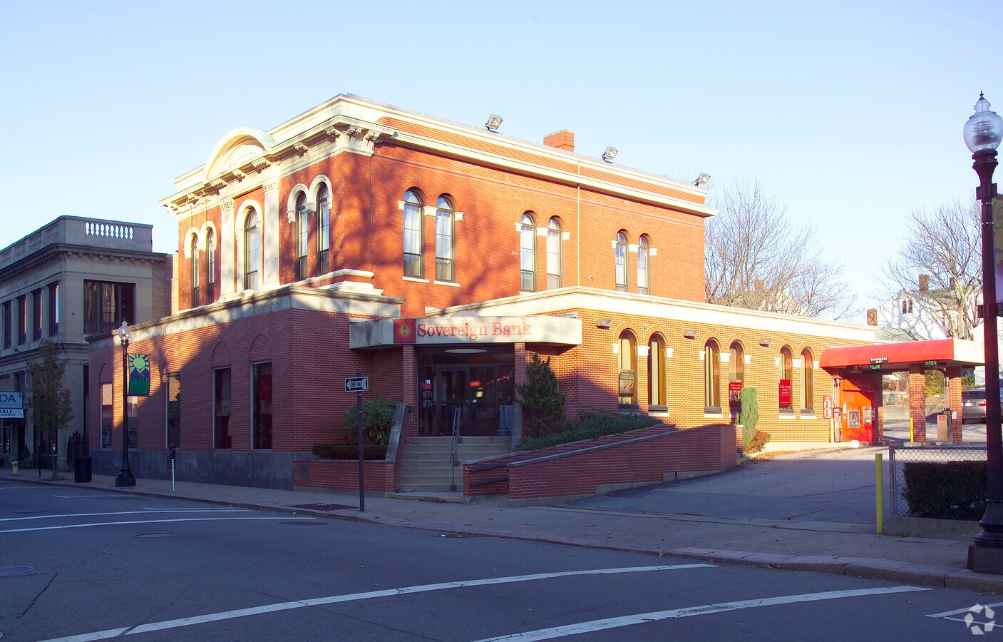 141 N Main St, Fall River, MA 02720