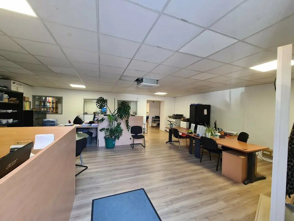 Office in Cagnes-sur-Mer for lease Interior Photo- Image 1 of 9