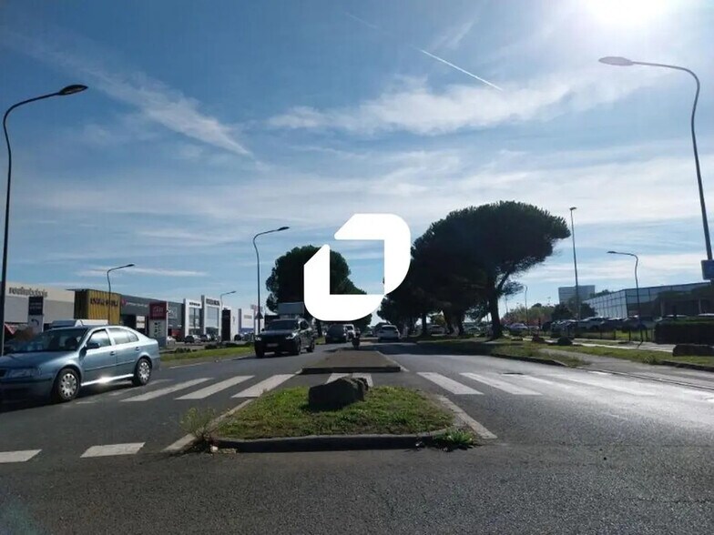 Retail in Orvault for lease - Building Photo - Image 1 of 1