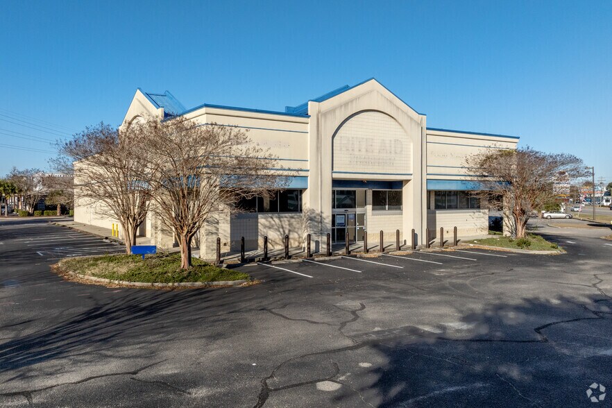 788 Inlet Square Dr, Murrells Inlet, SC for sale - Primary Photo - Image 1 of 1