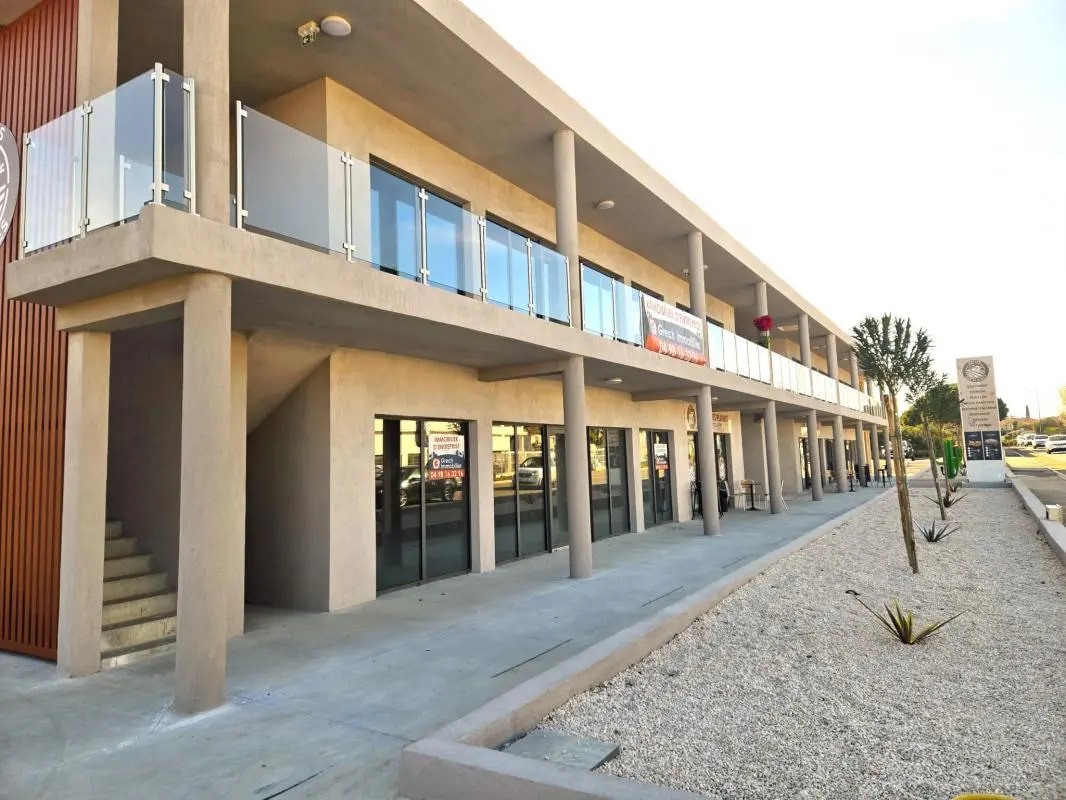 Retail in La Seyne-sur-Mer for lease Building Photo- Image 1 of 7