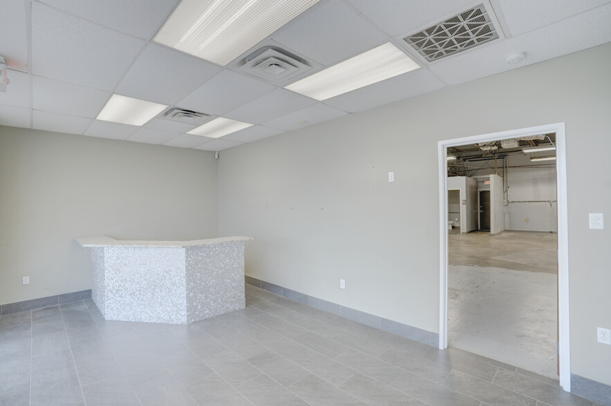 1617-1629 N Central Expy, Plano, TX for lease - Interior Photo - Image 3 of 28