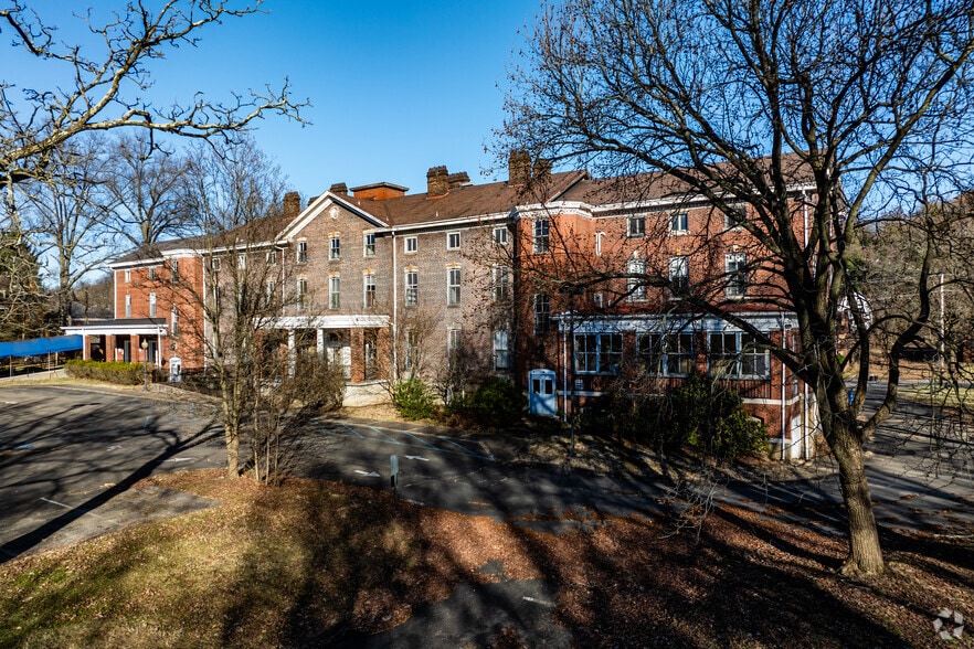 900 Rebecca Ave, Pittsburgh, PA for sale - Building Photo - Image 2 of 13